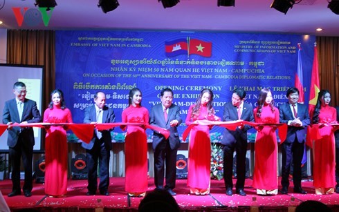 Exhibition highlights Vietnam-Cambodia ties