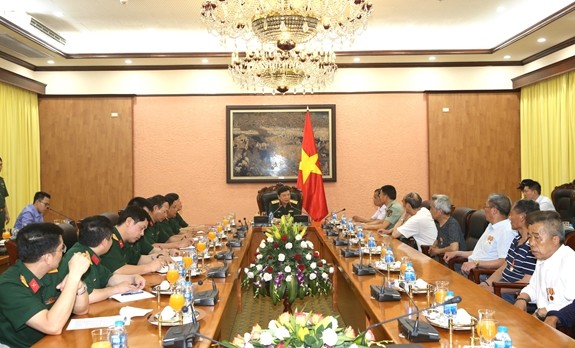 Chinese veterans, martyrs’ relatives visit Vietnam