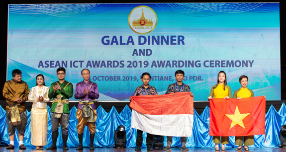 Vietnam’s online learning social network wins gold at ASEAN ICT Awards 2019