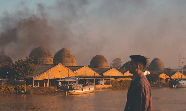  Mang Thit ceramic village: the “Kingdom of Red Brick“