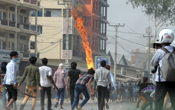 ປີ 2013  ສະພາບການໂລກຍັງຂາດສະຖຽນລະພາບ