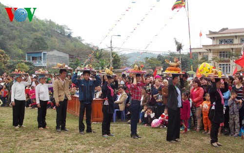 ເພງພື້ນເມືອງຂອງຊາວເຜົ່າໄຢ໋ - ຂົວຕໍ່ຕິດພັນປະຊາຄົມ