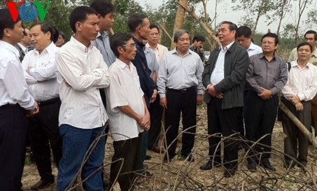 Überprüfung der Aufräumarbeit nach dem Taifun in Zentralvietnam