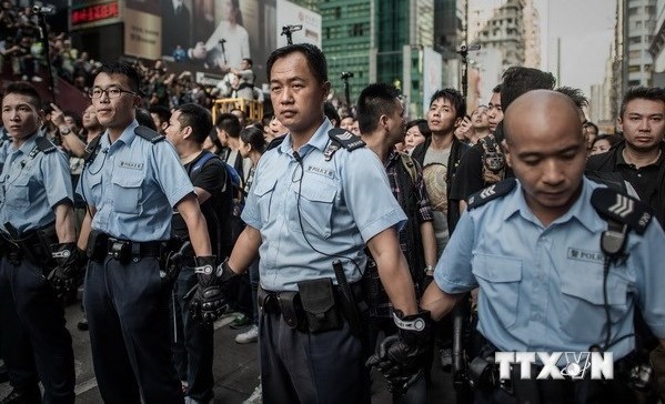 Hongkong-Polizei räumt die Straßen im Geschäftsviertel Mong Kok