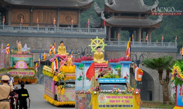 Abschlussveranstaltung des Vesak-Festes 2019