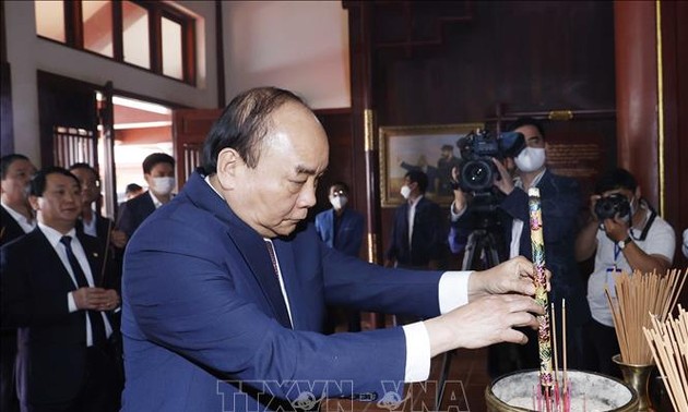 Staatspräsident Nguyen Xuan Phuc besucht Gedenkstätte des Premierministers Pham Van Dong in Quang Ngai