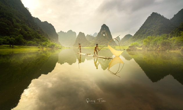 Die Schönheit des Berges „heiliges Auge” in Cao Bang 