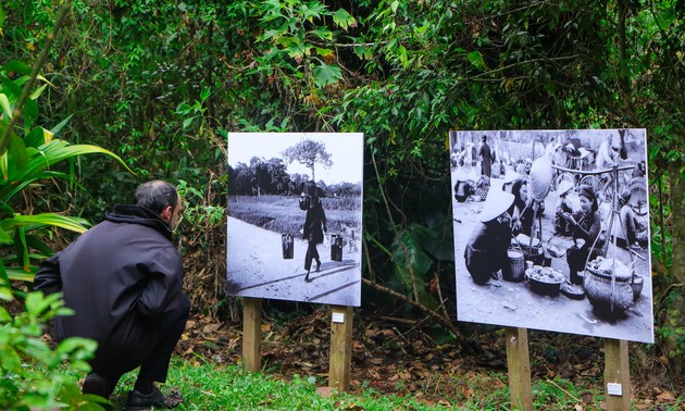 Ausstellung der wandernden Straßenverkäufer von Hanoi in Da Lat