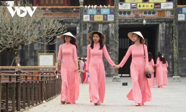 Ao Dai-Woche im ganzen Land gestartet