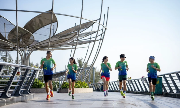 Ein Laufwettbewerb mit Musik im Mekong-Delta