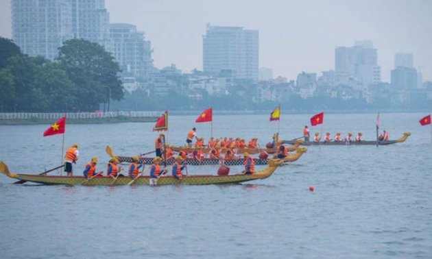 50 Teams nehmen an Drachenbootrennen 2024 in Hanoi teil