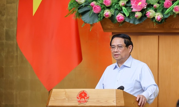 Premierminister Pham Minh Chinh leitet die Regierungssitzung