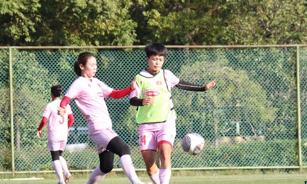 Das vietnamesische Frauenfußballteam ist bereit für das Spiel gegen China