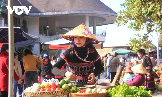 Der Grenzmarkt zwischen Vietnam und Laos