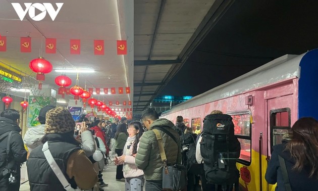 Mehr als 500 Passagiere begrüßen das Neujahr im Frühlingszug