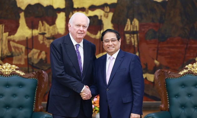 Premierminister Pham Minh Chinh empfängt Professor Thomas Vallely