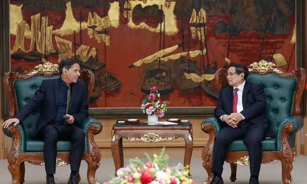 Premierminister Pham Minh Chinh fordert Skoda zum Bau des Ökosystems der Automobilindustrie in Vietnam auf