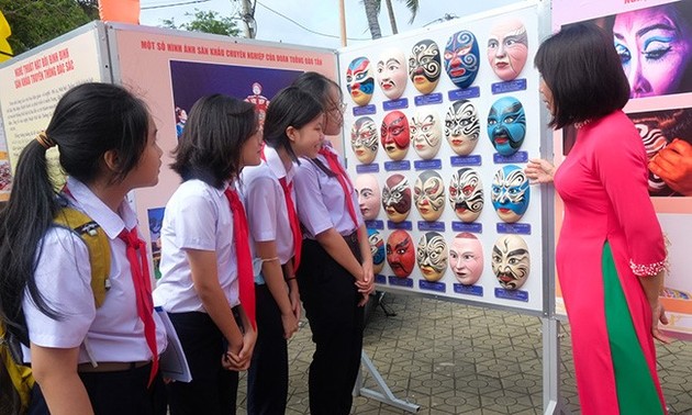 Fotoausstellung von nationalen immateriellen Kulturschätzen der Provinz Binh Dinh 