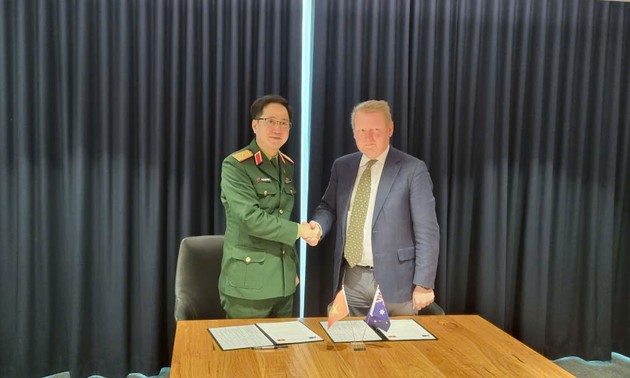 Vietnam und Australien unterzeichnen den Drei-Jahre-Plan über Friedensmissionen