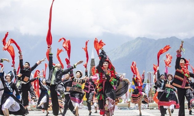 Lao Cai: Zahlreiche interessante Aktivitäten beim Roten-Fluss-Festival 2025