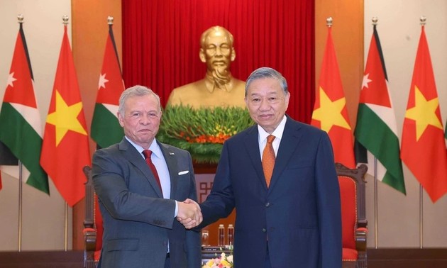 KPV-Generalsekretär To Lam empfängt König Abdullah II. bin Al-Hussein aus Jordanien