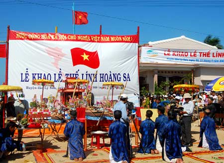 Culte à la mémoire des soldats en mission à Hoàng Sa