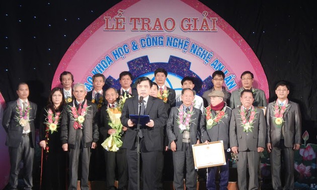 14 công trình được trao giải sáng tạo khoa học và công nghệ tỉnh Nghệ An 2013