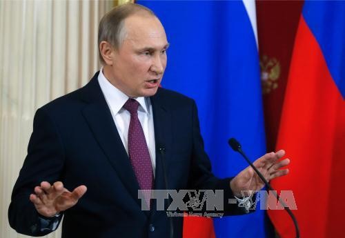 Путин: Заказчики доклада об имеющемся у РФ компромате на Трампа "хуже проституток"