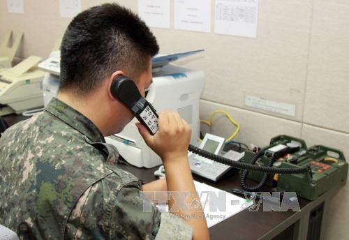 Две Кореи полностью восстановили западную линию связи между военными