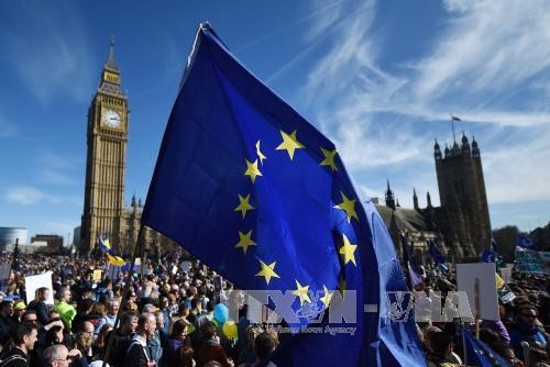 Pawai besar memprotes Brexit di London, Inggris