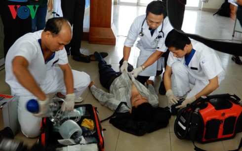 Latihan menghadapi rawat darurat melayani Pekan Tingkat Tinggi APEC