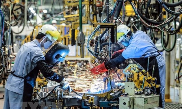 Mengembangkan peranan “industri pengolahan dan manufaktur” untuk menjadi tenaga pendorong bagi pertumbuhan ekonomi