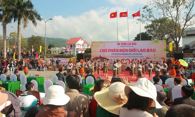 Pasaran Hari Raya Tet Lintas Perbatasan