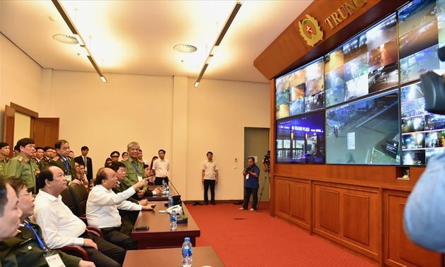 PM Nguyen Xuan Phuc chairs rehearsal for GMS-6, CLV-10