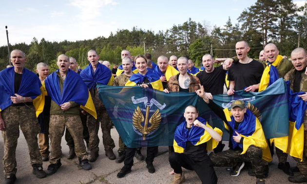 Russia, Ukraine each free first 390 prisoners in start of the conflict biggest swap