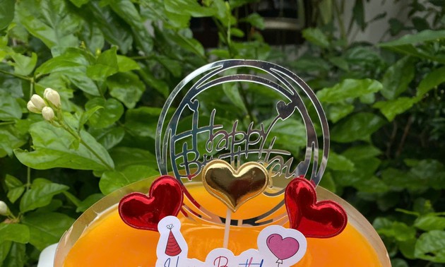 A healthier kind of celebration - Keto birthday cake by Thu Van