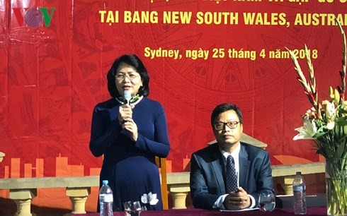 Wapres Dang Thi Ngoc Thinh mengunjungi Konsulat Jenderal dan bertemu dengan kaum diaspora di Sydney, Australia