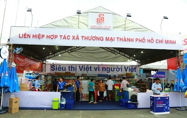 Pekan Raya dan Pameran barang Viet Nam memuliakan produk inovasi teknologi