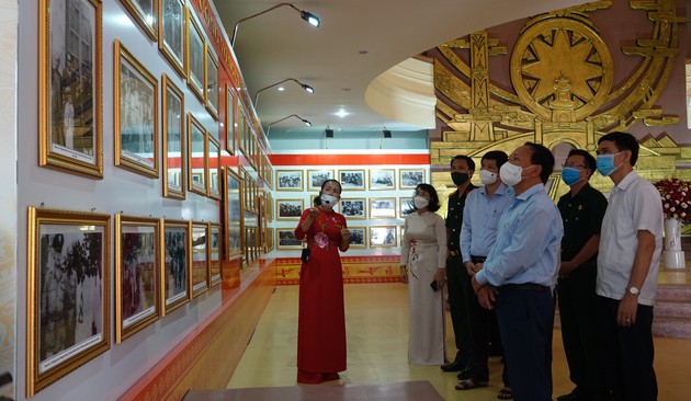 Pameran Banyak Foto dan Dokumen yang Berharga tentang Jenderal Vo Nguyen Giap