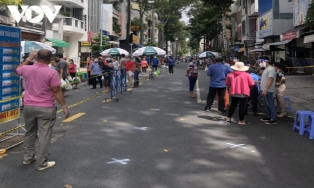 Kota Ho Chi Minh Aktifkan Kembali Banyak Kegiatan Produksi dan Bisnis