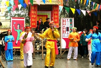 Bai Choi-Gesang in Hanoi