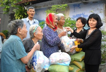 Mehr als 20 Millionen Euro Hilfsgelder für arme Menschen und Agent Orange Opfer