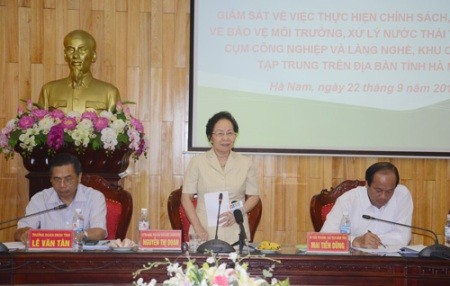 Vize-Staatspräsidentin Nguyen Thi Doan besucht die Provinz Ha Nam