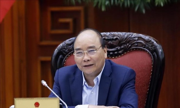 Premierminister Nguyen Xuan Phuc leitet Sitzung der Unterabteilung für Wirtschaft und Gesellschaft