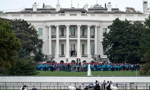 US-Präsident Donald Trump hält erstmals eine Rede vor Anhängern seit seiner Covid-19-Erkrankung