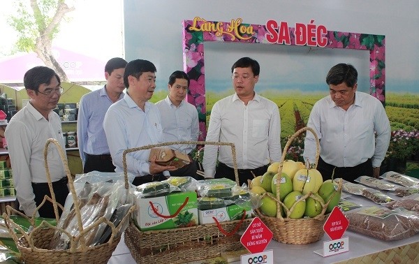 Mehr als 350 Stände nehmen am OCOP-Forum der Provinz Dong Thap und der Mekong-Provinzen teil