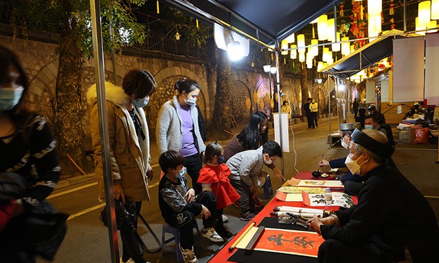 Veranstaltungen zur Begrüßung des traditionellen Neujahrsfests Tet 2022 in der Altstadt von Hanoi