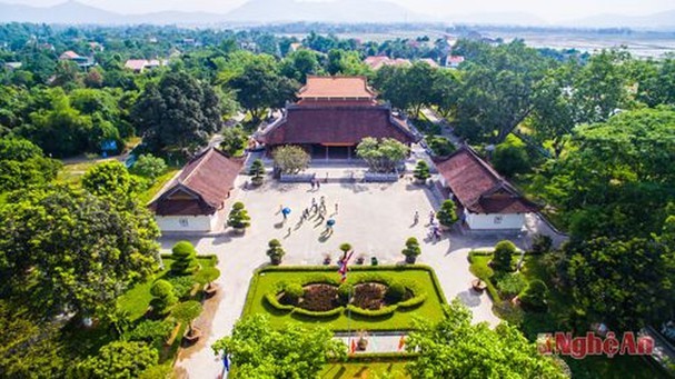 Besuch im Heimatdorf Sen von Ho Chi Minh