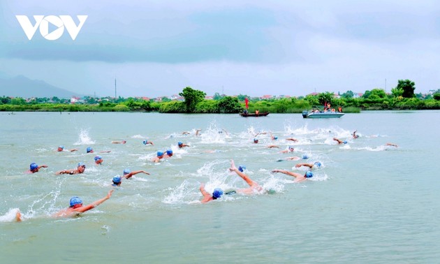 Traditionelles Flussschwimmturnier Bach Dang 2022