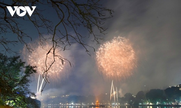 Vietnamesen im ganzen Land feiern das traditionelle Neujahrsfest Tet